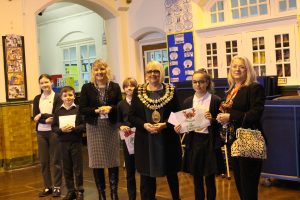 prize winners with the mayor